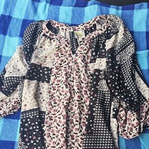 Fig and Flower Relaxed Blue and White 3/4 Sleeve Blouse